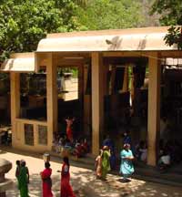 Palamudirsolai Temple